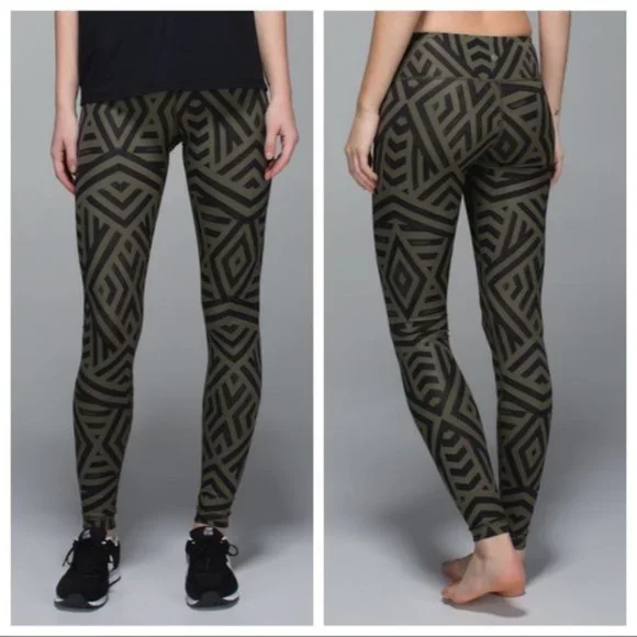 Lululemon Leggings chevron shuffle fatigue green + black - Picture 7 of 7